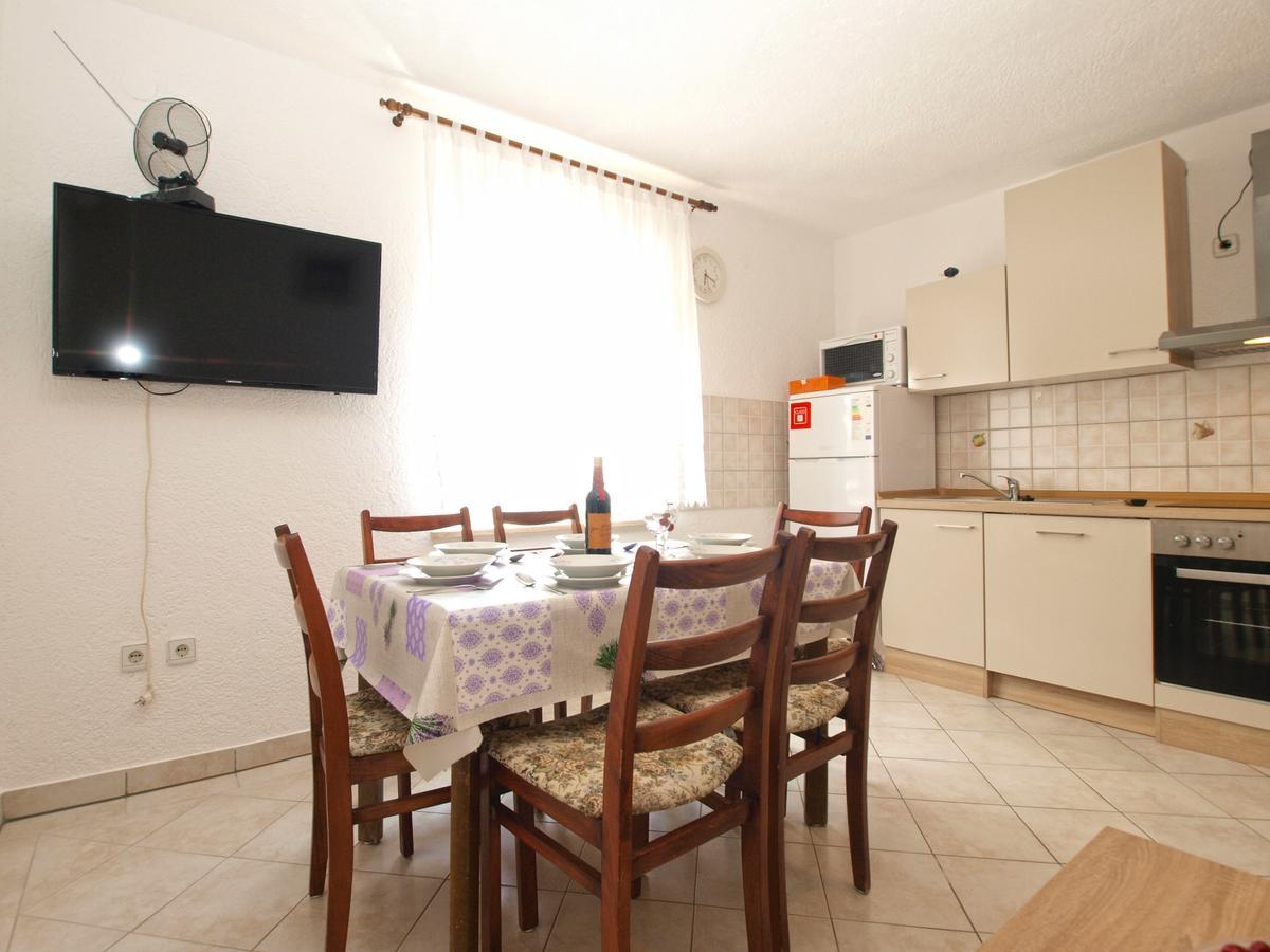 Apartments Mirko 647 Pula Exterior foto