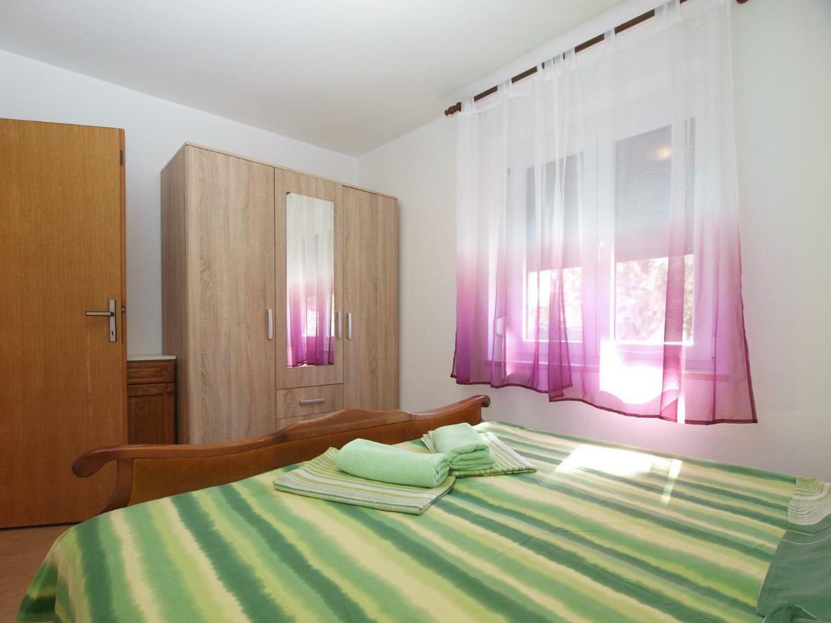 Apartments Mirko 647 Pula Exterior foto