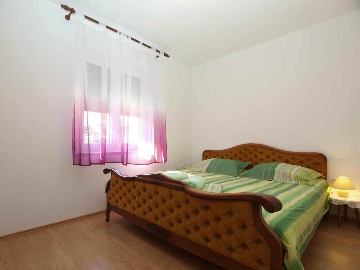 Apartments Mirko 647 Pula Exterior foto